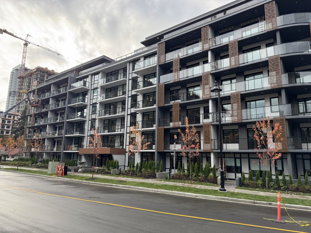 20251023_213737631_iOS